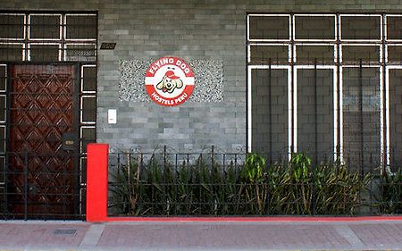 Flying Dog Hostel Iquitos Exteriör bild