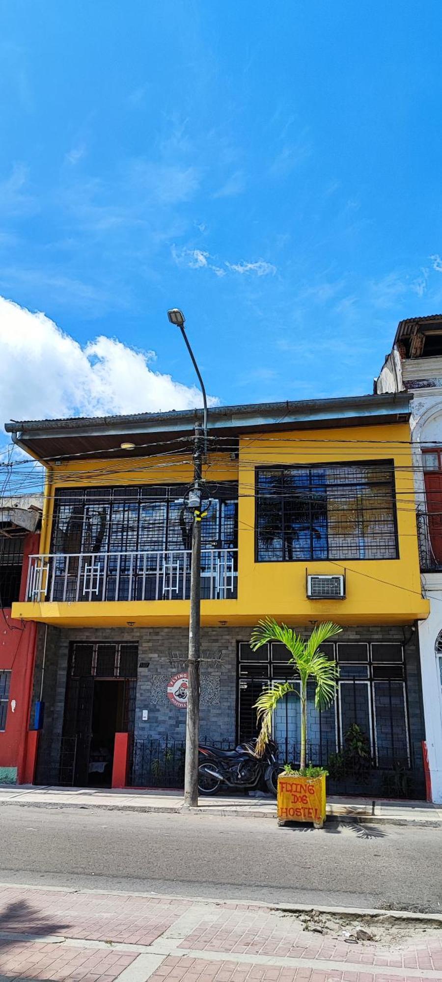 Flying Dog Hostel Iquitos Exteriör bild