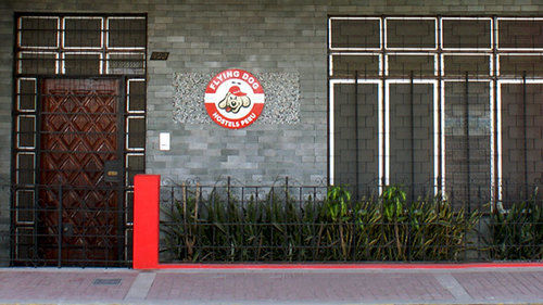 Flying Dog Hostel Iquitos Exteriör bild